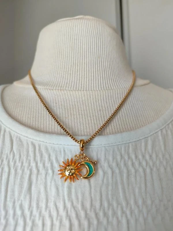 chaines ras de cou + pendentif lune ,étoile, soleil, en acier inoxydable -9